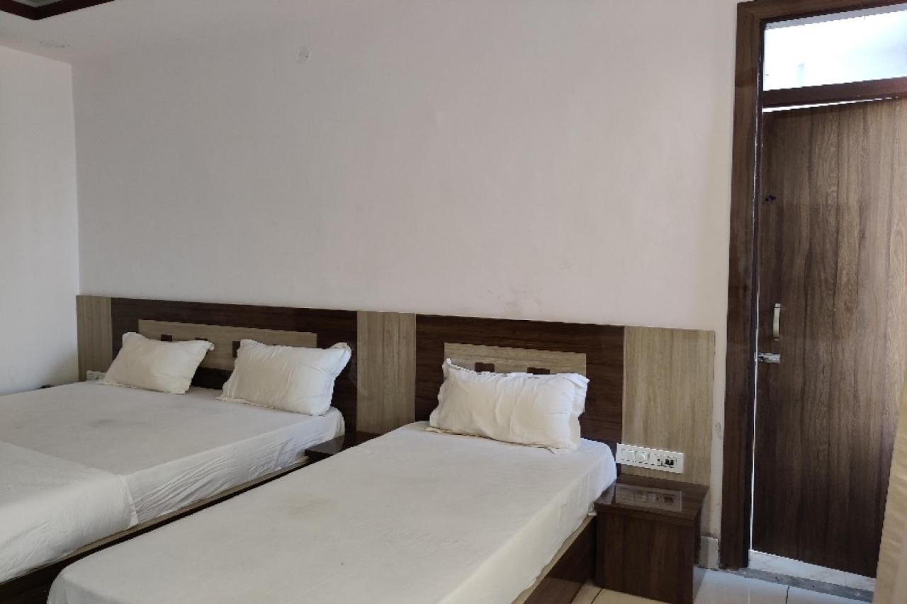 Oyo Hotel Laksh Kurukshetra Exterior foto