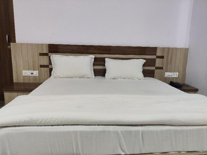 Oyo Hotel Laksh Kurukshetra Exterior foto